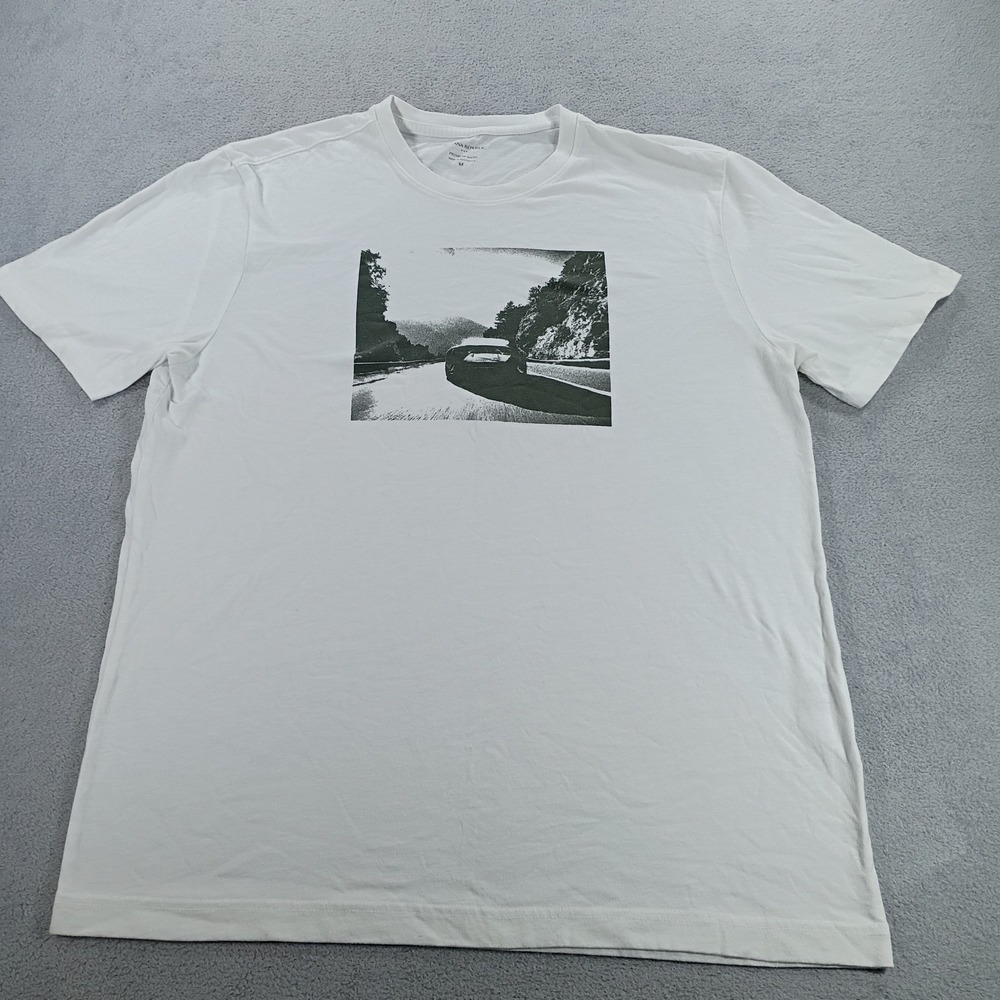 Banana Republic Mens Graphic Tee White Medium Car Print Premium Wash